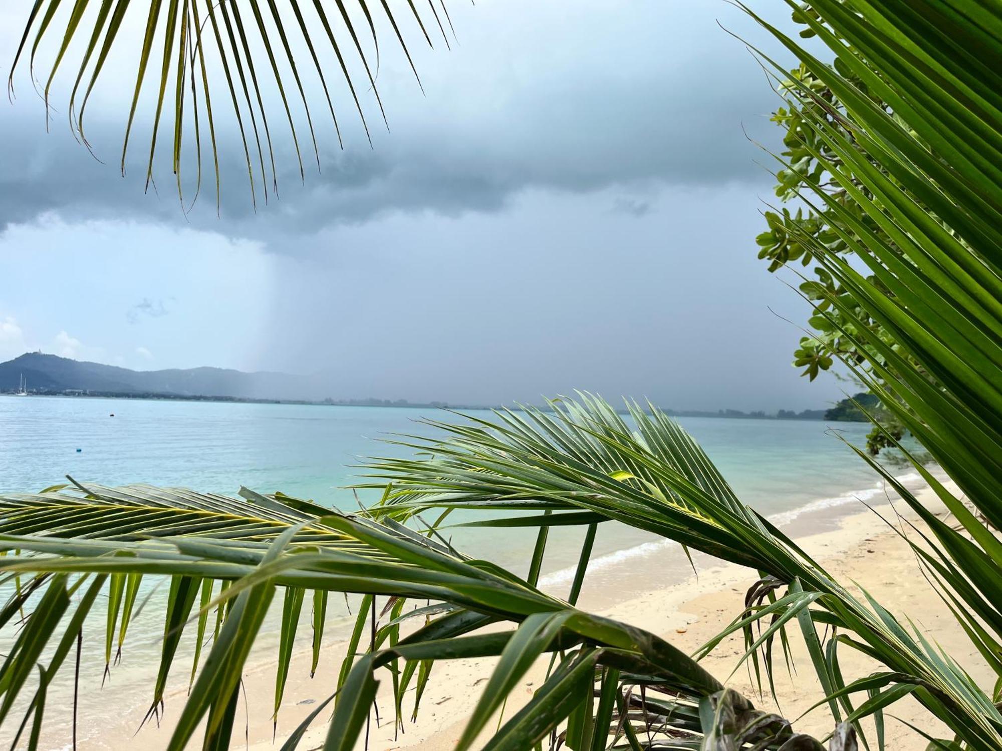 Sea Dreamer Beachfront Apartments Phuket Eksteriør bilde